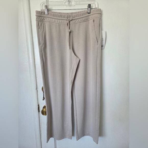 Athleta Seasoft Straight Cropped Casual Lounge Pants Medium NWT - Picture 3 of 9